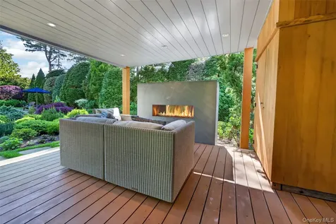 95 Tyrone Drive East Hampton NY 11937