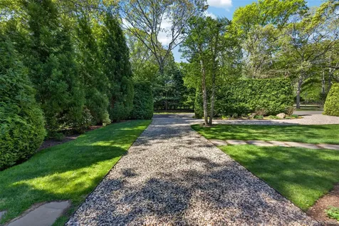 95 Tyrone Drive East Hampton NY 11937