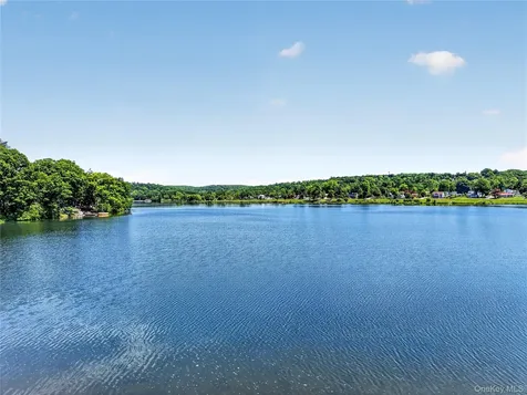175 W Lakeshore Drive Carmel NY 10512