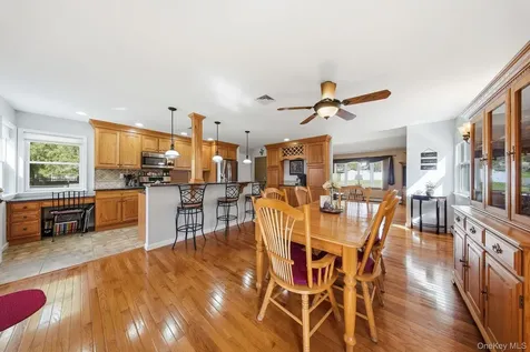 3 Puritan Lane Blooming Grove NY 10992