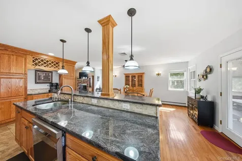 3 Puritan Lane Blooming Grove NY 10992