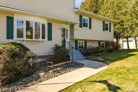 3 Puritan Lane Blooming Grove NY 10992