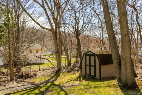 3 Puritan Lane Blooming Grove NY 10992