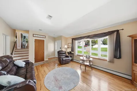 3 Puritan Lane Blooming Grove NY 10992