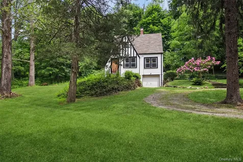 106 Broadway Hopewell Junction NY 12533