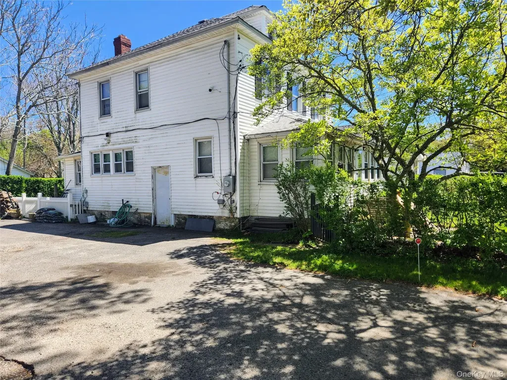 90, 90a, 92, 94 Old Quogue Road Riverhead NY 11901
