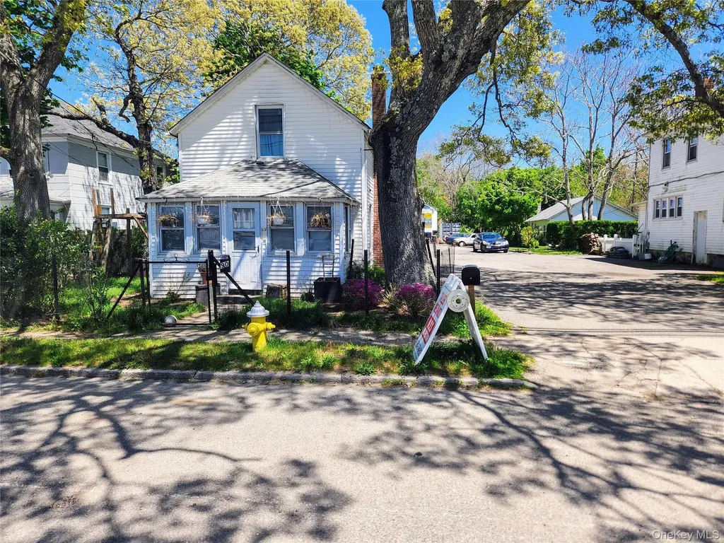 90, 90a, 92, 94 Old Quogue Road Riverhead NY 11901