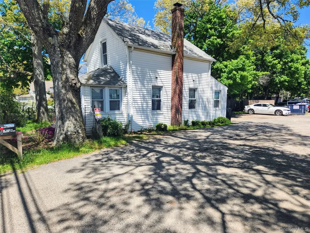90, 90a, 92, 94 Old Quogue Road Riverhead NY 11901