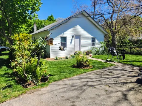 90, 90a, 92, 94 Old Quogue Road Riverhead NY 11901