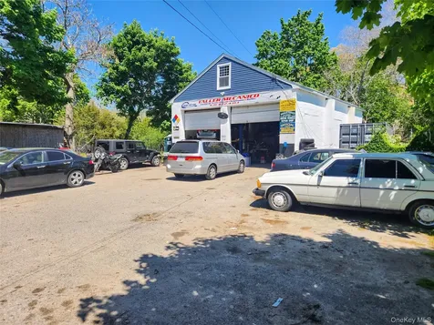 90, 90a, 92, 94 Old Quogue Road Riverhead NY 11901