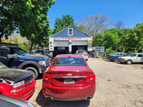 90, 90a, 92, 94 Old Quogue Road Riverhead NY 11901
