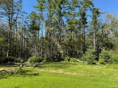 182 Bee Hollow Road Shohola PA 18458