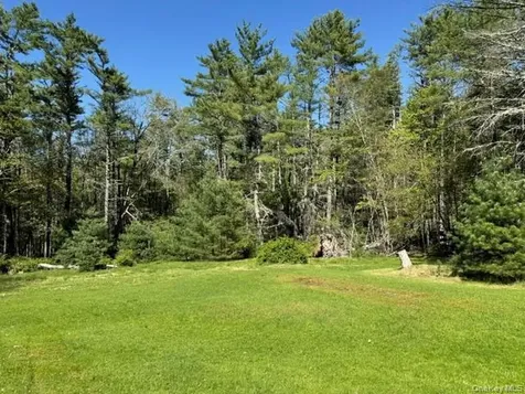 182 Bee Hollow Road Shohola PA 18458