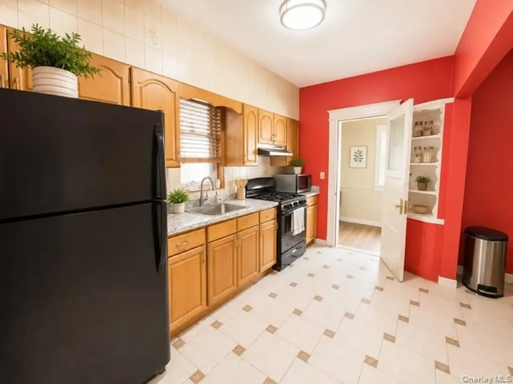 1752 Mahan Avenue Bronx NY 10461