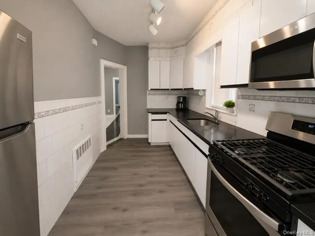 1752 Mahan Avenue Bronx NY 10461