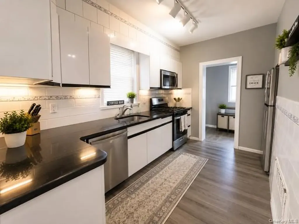 1752 Mahan Avenue Bronx NY 10461