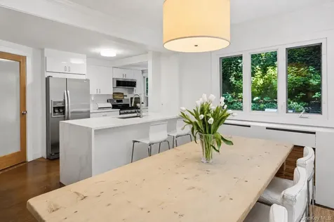 6 Kensington Terrace Bronxville NY 10708