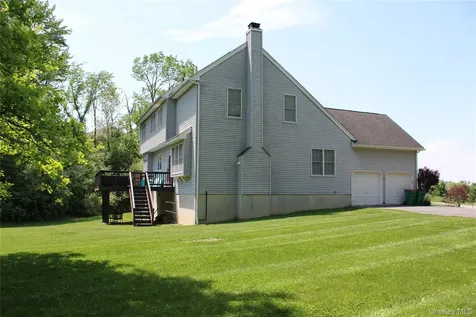 10 Doolin Court Wappingers Falls NY 12590
