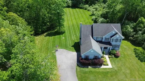 10 Doolin Court Wappingers Falls NY 12590