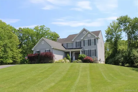 10 Doolin Court Wappingers Falls NY 12590