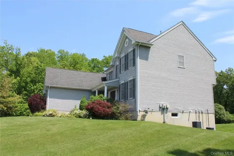 10 Doolin Court Wappingers Falls NY 12590
