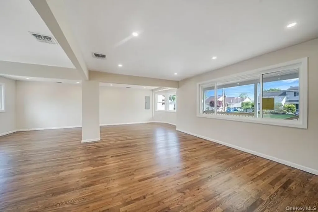 5 Cheryl Lane North Babylon NY 11703