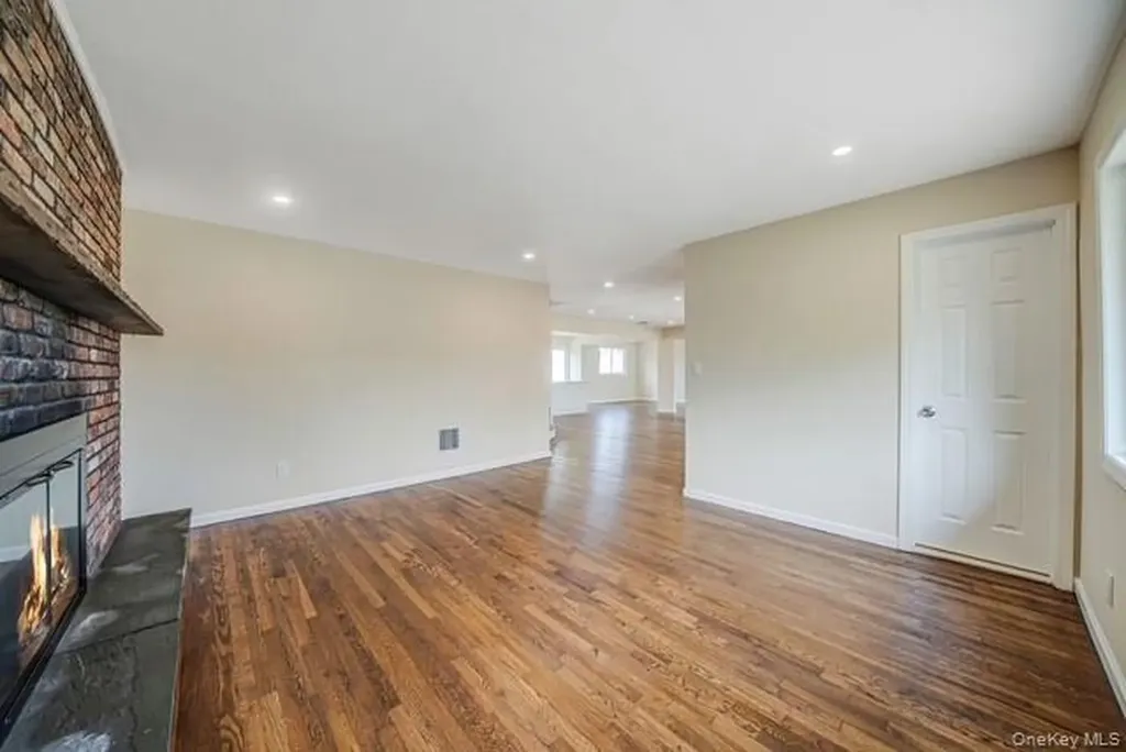5 Cheryl Lane North Babylon NY 11703