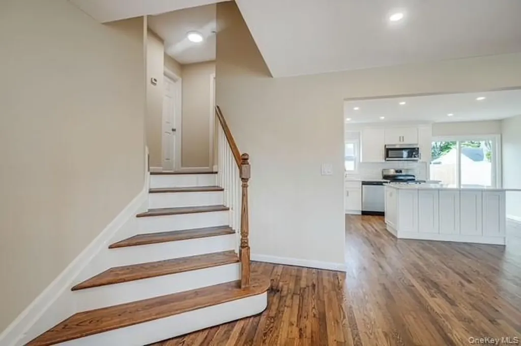 5 Cheryl Lane North Babylon NY 11703