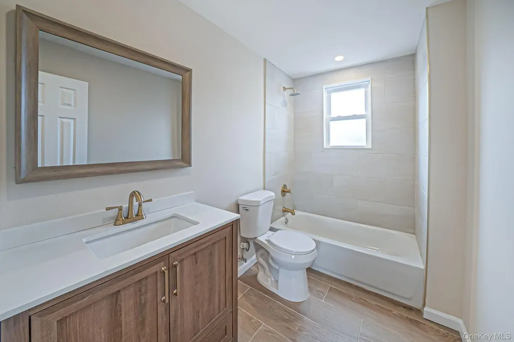5 Cheryl Lane North Babylon NY 11703