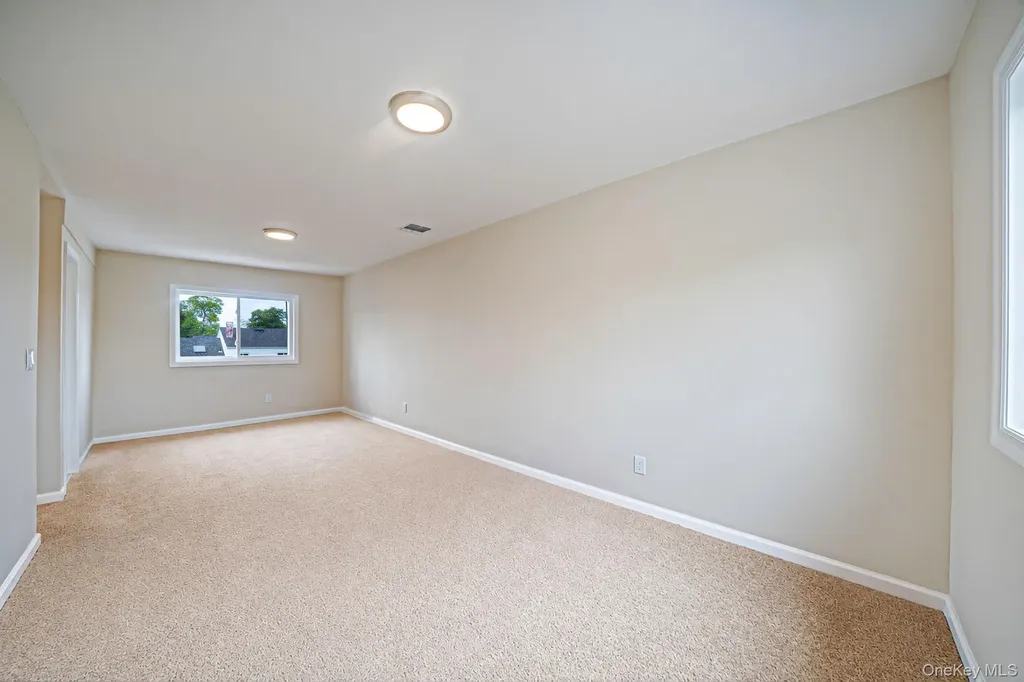 5 Cheryl Lane North Babylon NY 11703