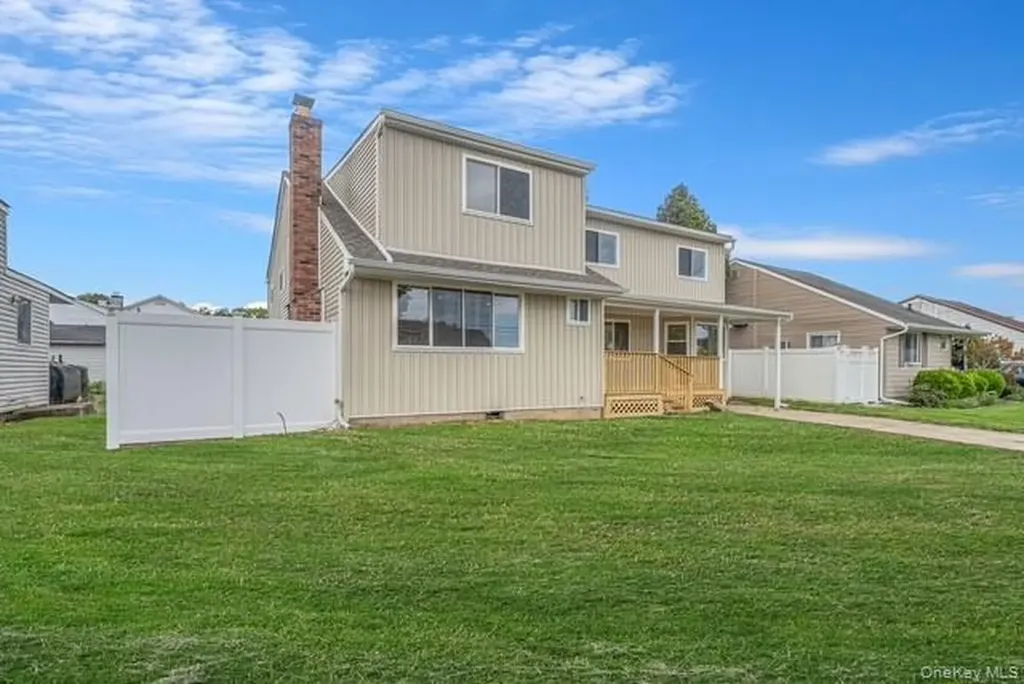 5 Cheryl Lane North Babylon NY 11703