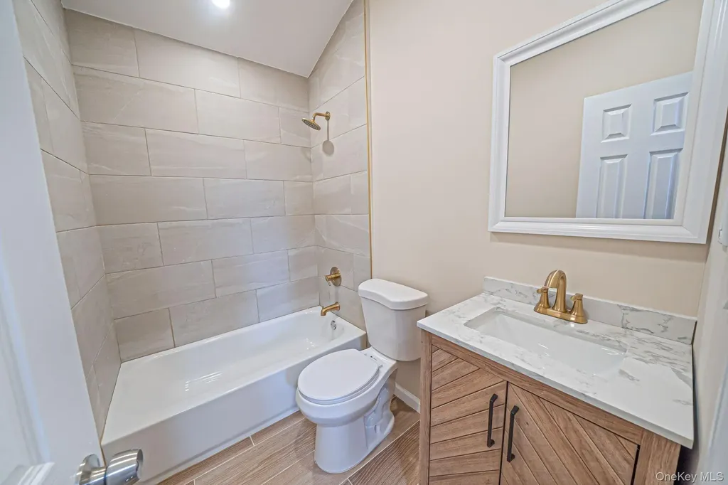 5 Cheryl Lane North Babylon NY 11703