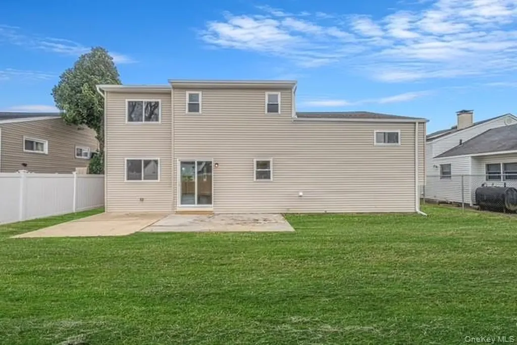 5 Cheryl Lane North Babylon NY 11703