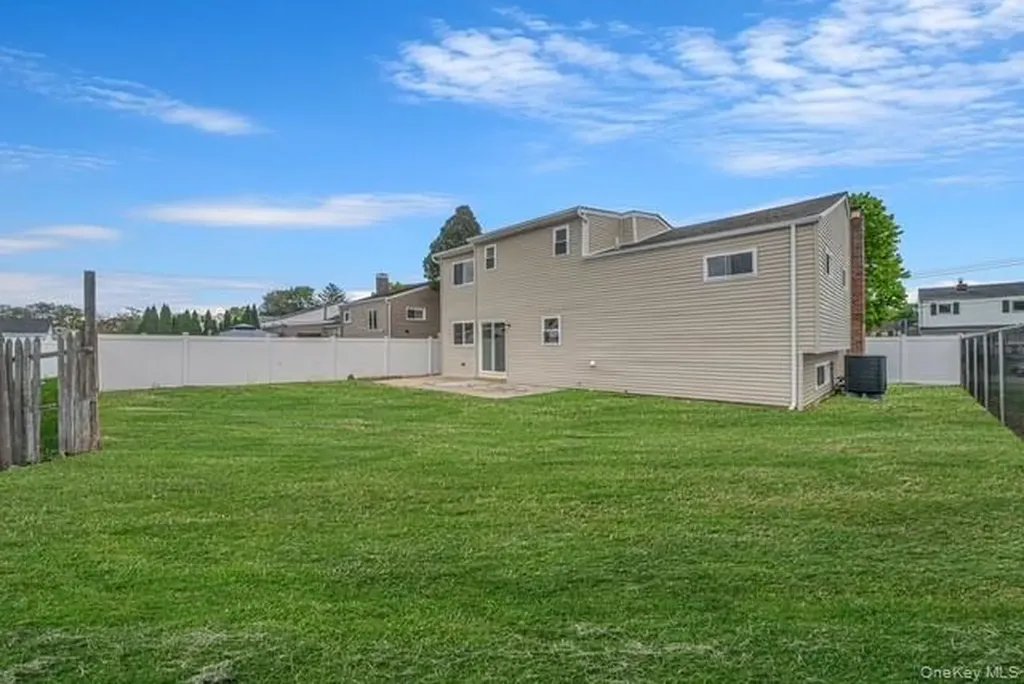 5 Cheryl Lane North Babylon NY 11703