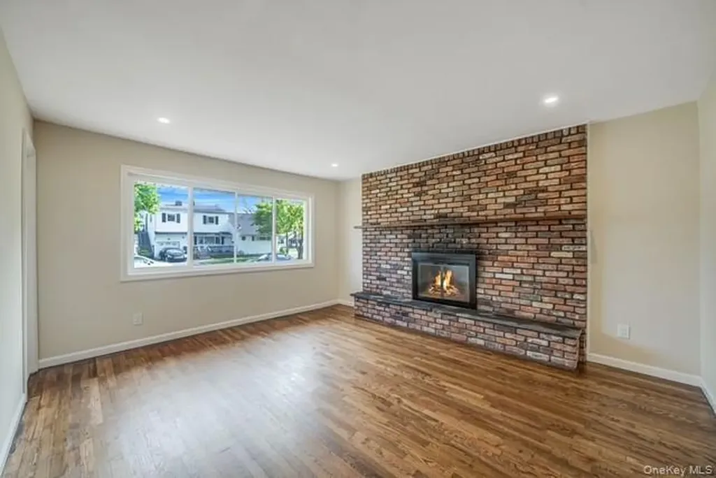 5 Cheryl Lane North Babylon NY 11703