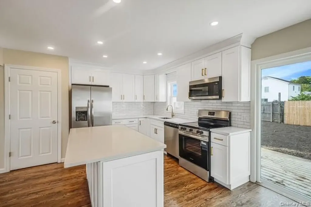 5 Cheryl Lane North Babylon NY 11703