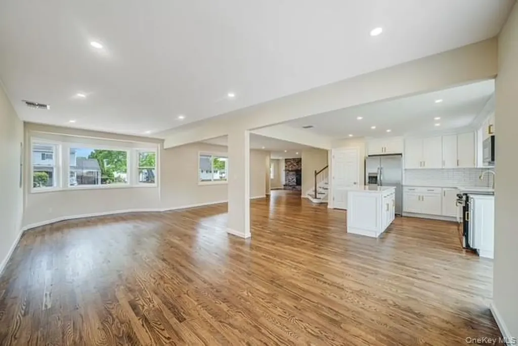 5 Cheryl Lane North Babylon NY 11703