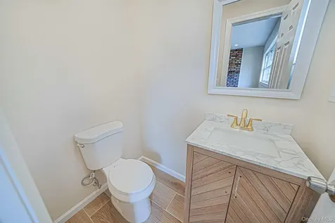 5 Cheryl Lane North Babylon NY 11703