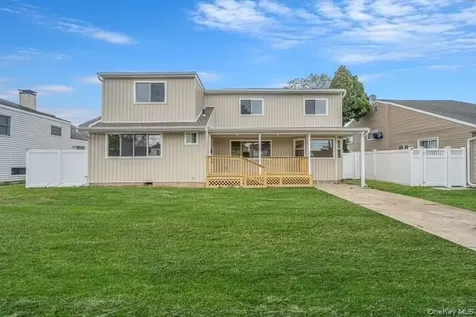 5 Cheryl Lane North Babylon NY 11703
