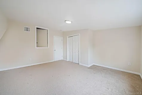 5 Cheryl Lane North Babylon NY 11703