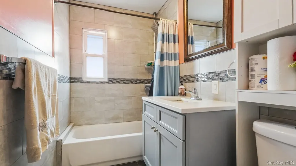 2733 Hone Avenue Bronx NY 10469