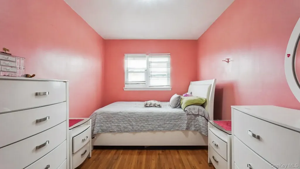 2733 Hone Avenue Bronx NY 10469