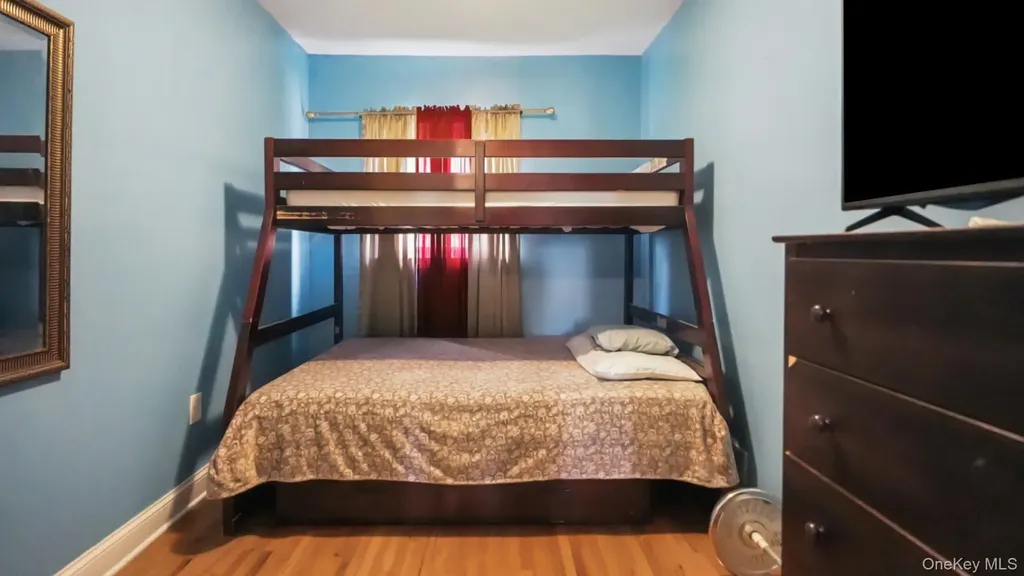 2733 Hone Avenue Bronx NY 10469