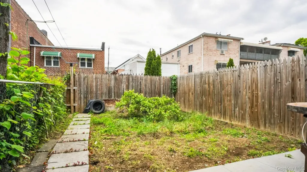 2733 Hone Avenue Bronx NY 10469