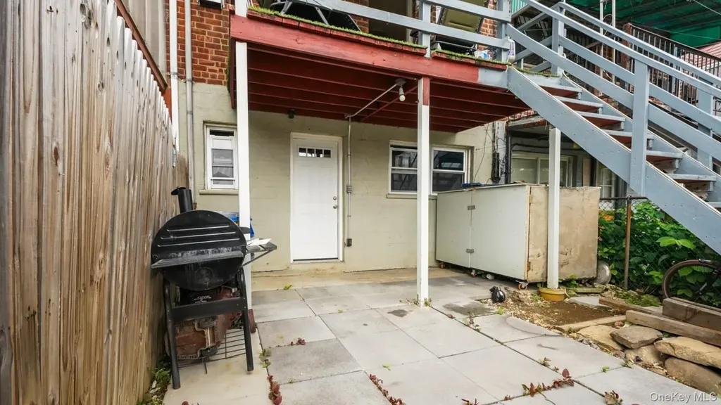 2733 Hone Avenue Bronx NY 10469