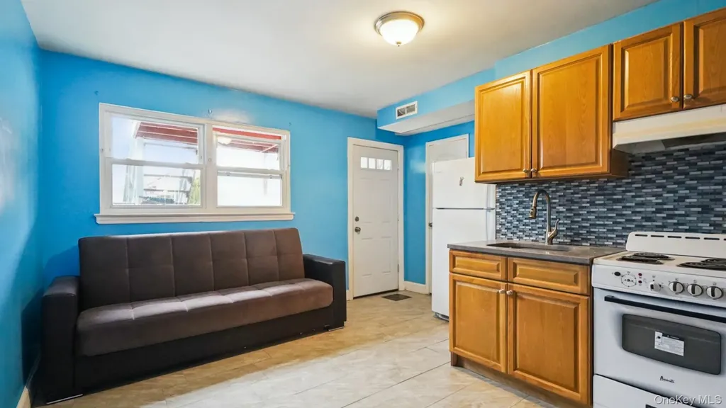 2733 Hone Avenue Bronx NY 10469