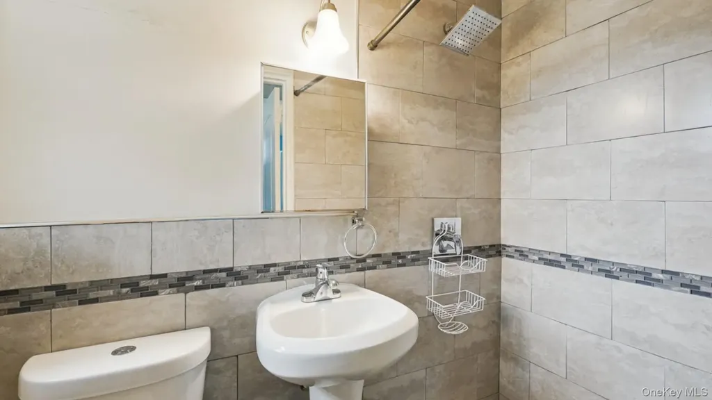 2733 Hone Avenue Bronx NY 10469
