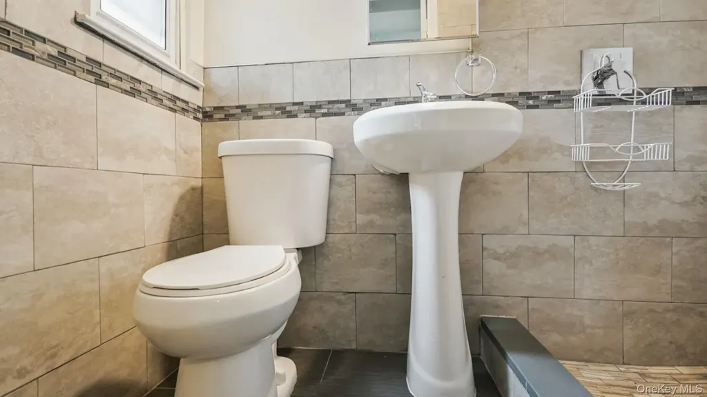 2733 Hone Avenue Bronx NY 10469