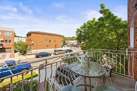 6432 77th Place Middle Village NY 11379