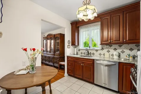 6432 77th Place Middle Village NY 11379